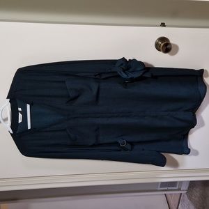 Reitmans tunic with two front pockets